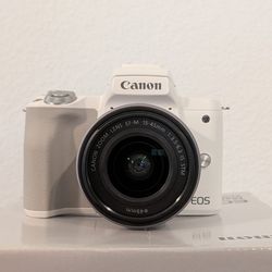 Canon EOS M50 Mark II + EF-M 15-45mm IS STM