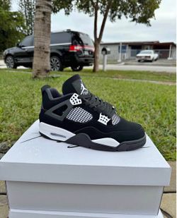 Air Jordan 4 white thunder Sneakers