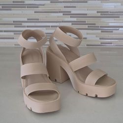 NEW Madden Girl Beige Triple-Strap Platform Sandals Size 7.5