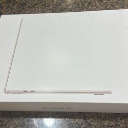 Apple macbook air M4 256 ssd 16 gb ram one full year warranty 