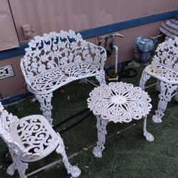 Outdoor Table Set🪑