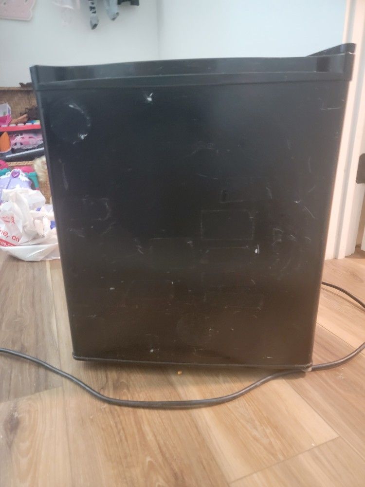 Hisense Mini Fridge