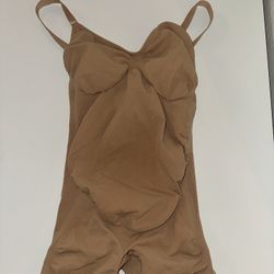 MATERNITY SCULPTING BODYSUIT MID THIGH | OCHRE