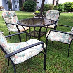 Outdoor Table & Chairs