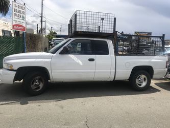 Dodged Ram 1500 pick up