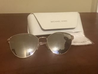 Michael Kors Sunglasses. 🕶️ 