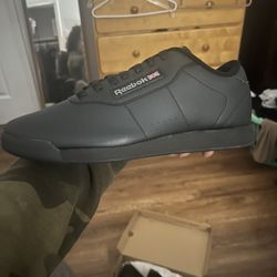 Women’s Reebok Size 8.5USA