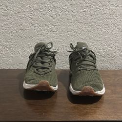 Size 8 Green Puma Shoes