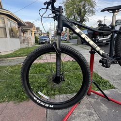 Trek Marlin 7 Mountain Bike