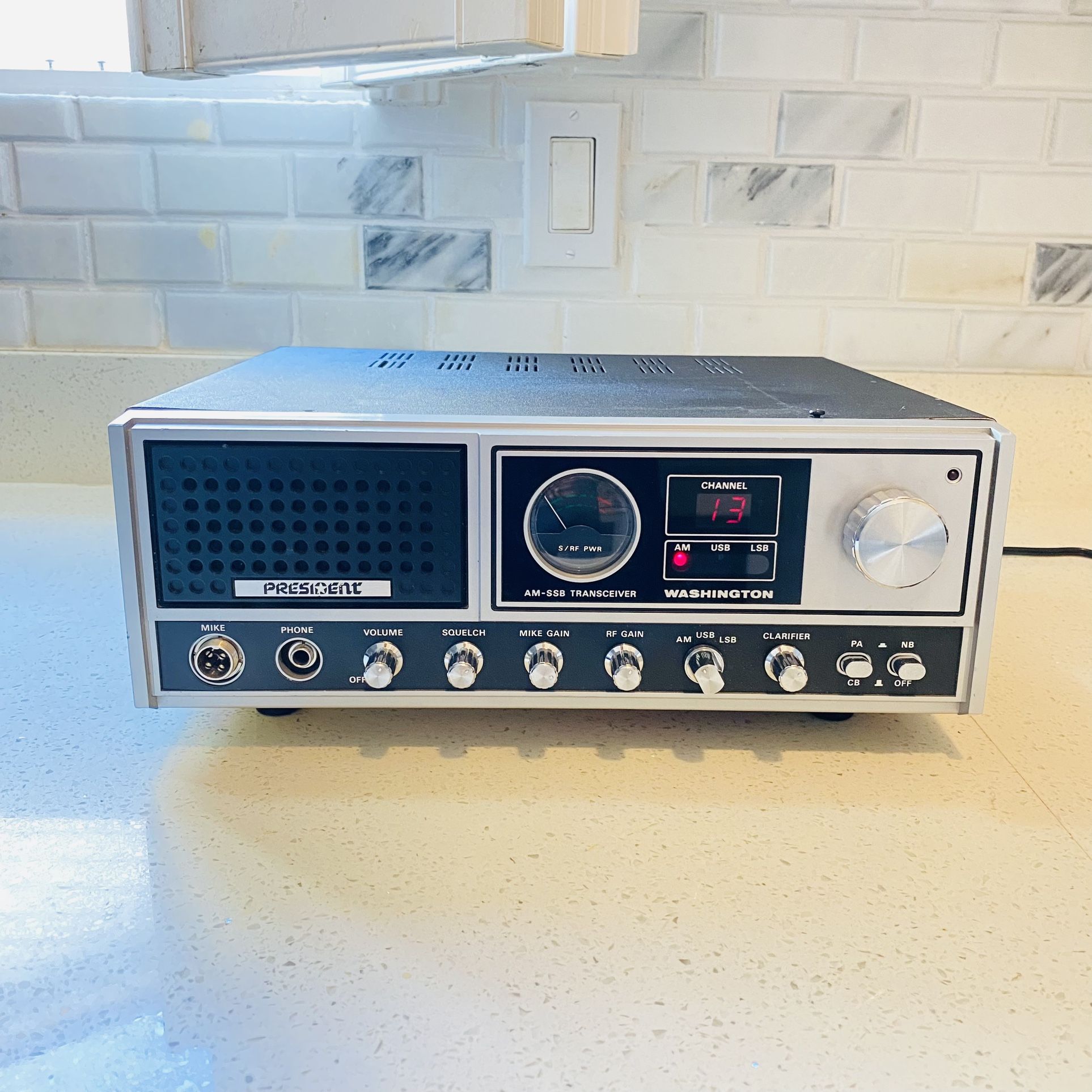 Vintage President Washington CB RADIO Base Station AMSSB Powers Up No