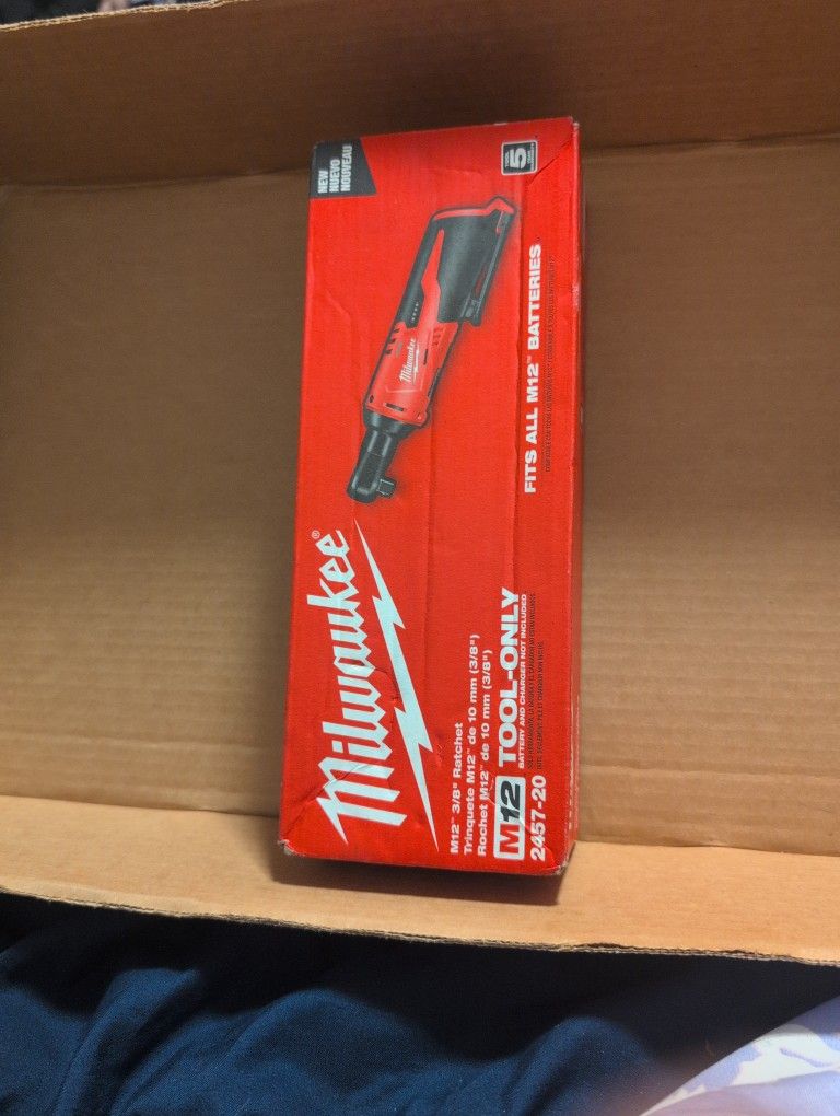 Milwaukee M12 3/8 Ratchet