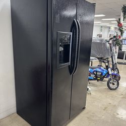 Refrigerator side-by-side water and ice black on clearance