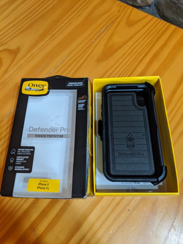 OtterBox Defender Pro iPhone X/XS. Like new