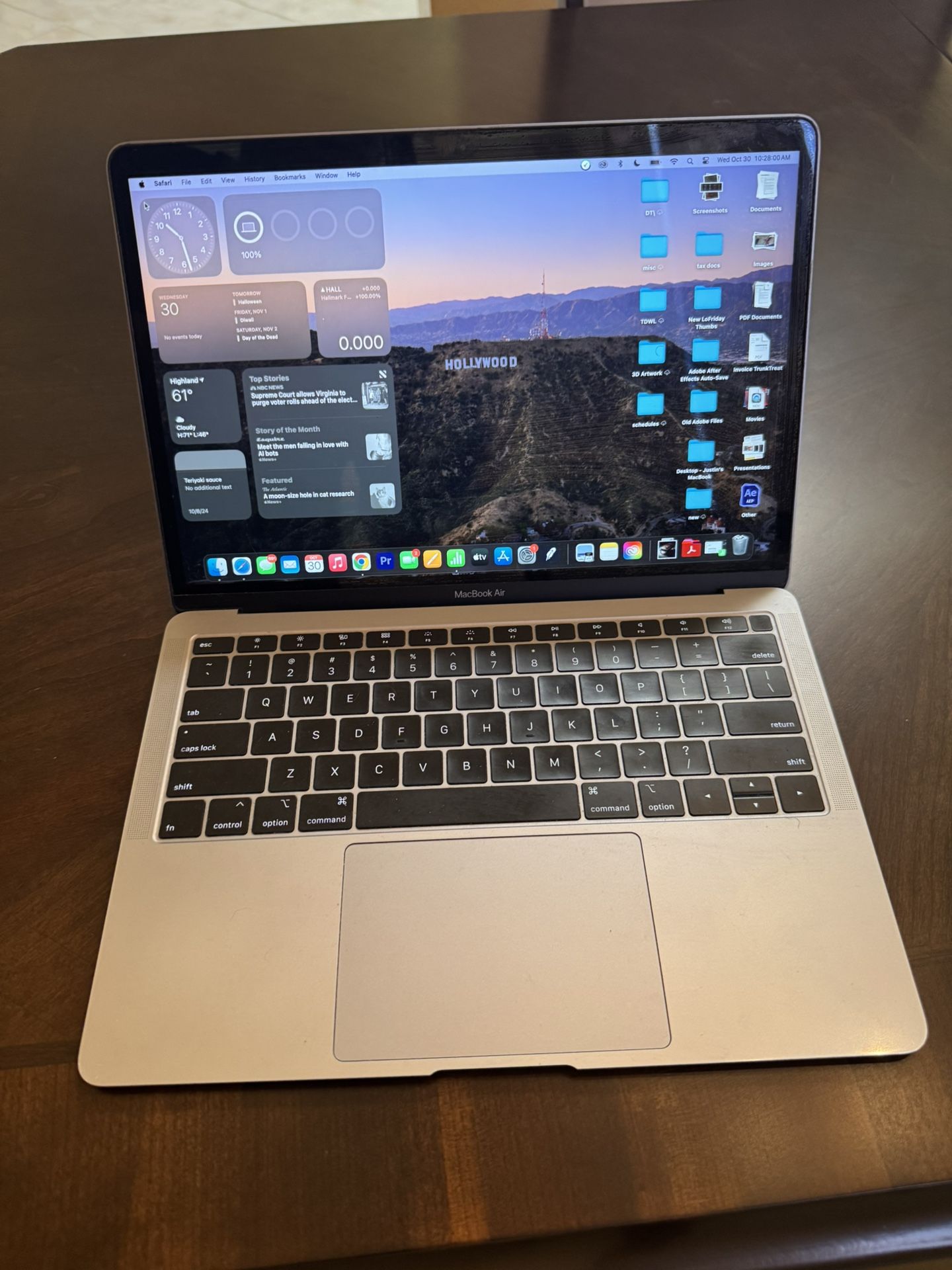 MacBook Air 2018 (Comes With Charger)