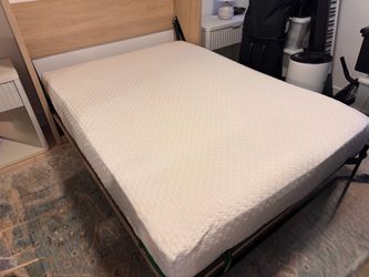 New foam full mattress (mattress only)
