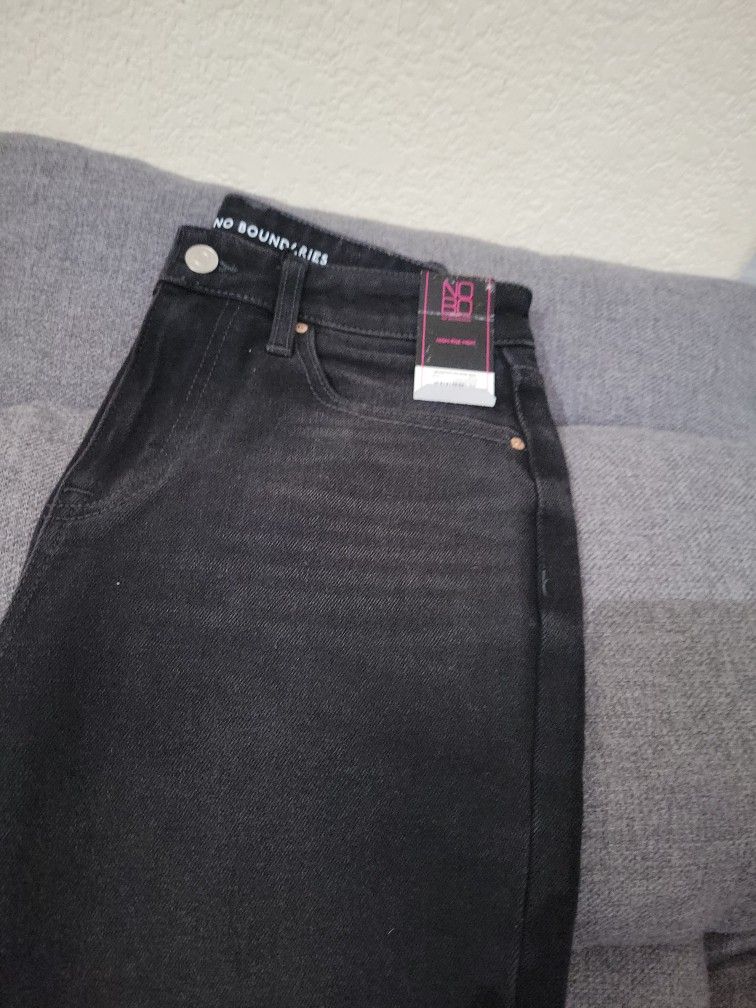 Women's Pants π Size 9.new Whith Tags