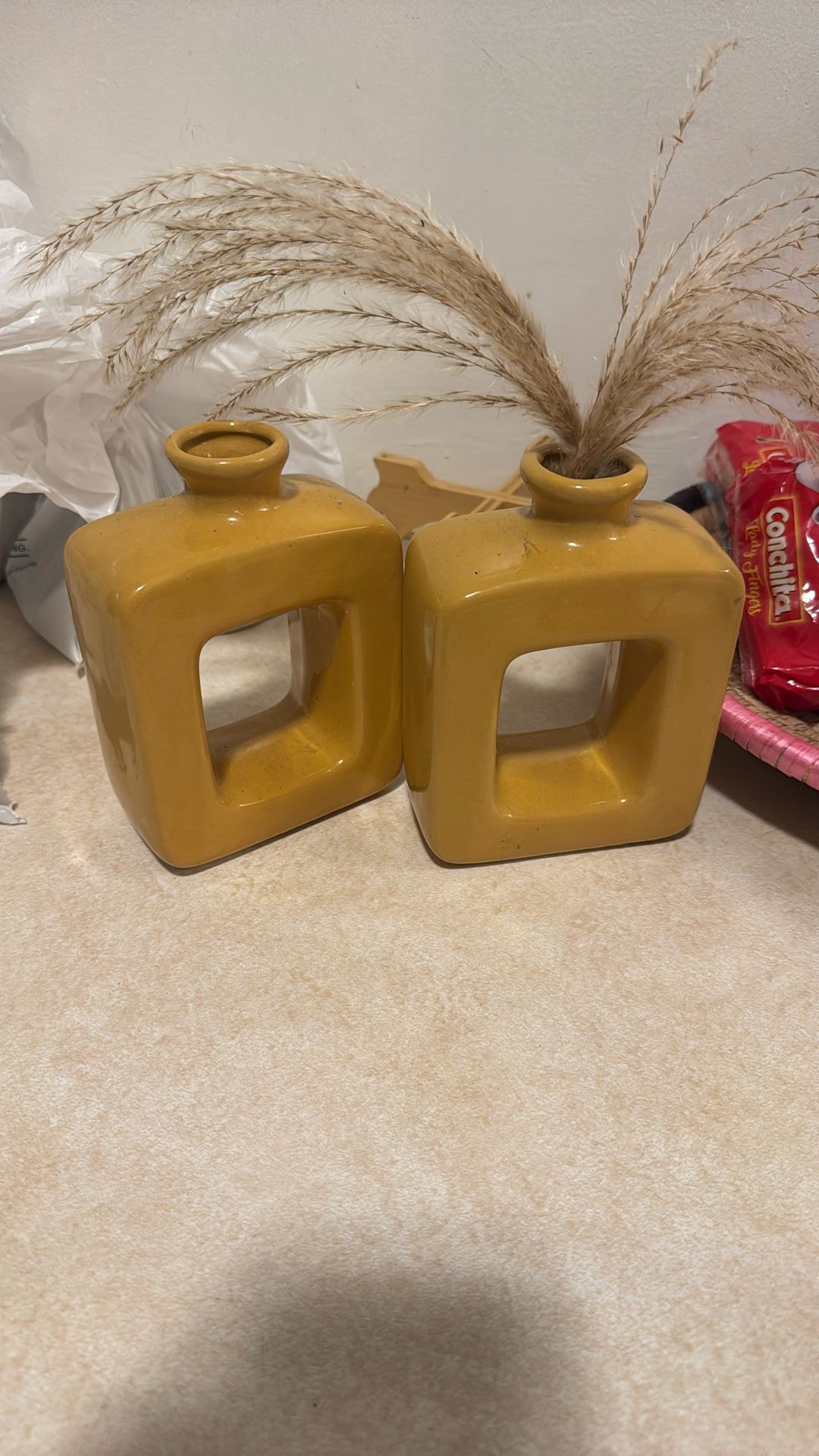 TWO SETS OF FLOWER YELLOW VASE 