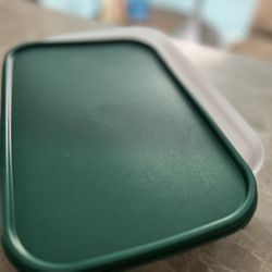 Tupperware Container with Lid in Green