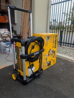 DEWALT 3000 PSI 1.1 GPM 15 Amp Cold Water Electric Pressure Washer