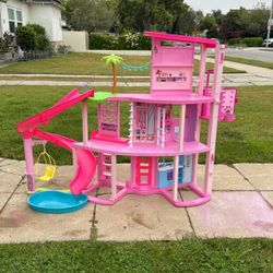 Barbie Dream House Pool Party Doll House