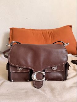 AUTHENTIC Coach Turnlock soft tabby in maple