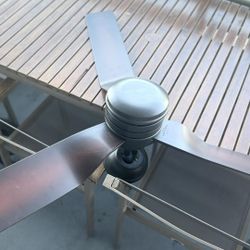 Hunter Modern Ceiling Fan · 3 Blades · Whisper-Quiet · Like New