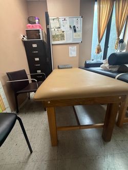 Massage bed
