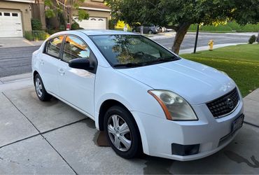 2007 White Nissan Sentra