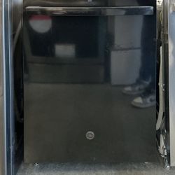 GE 24 inch Tall Tub Black Dishwasher w/3rd Rack 50 dBA