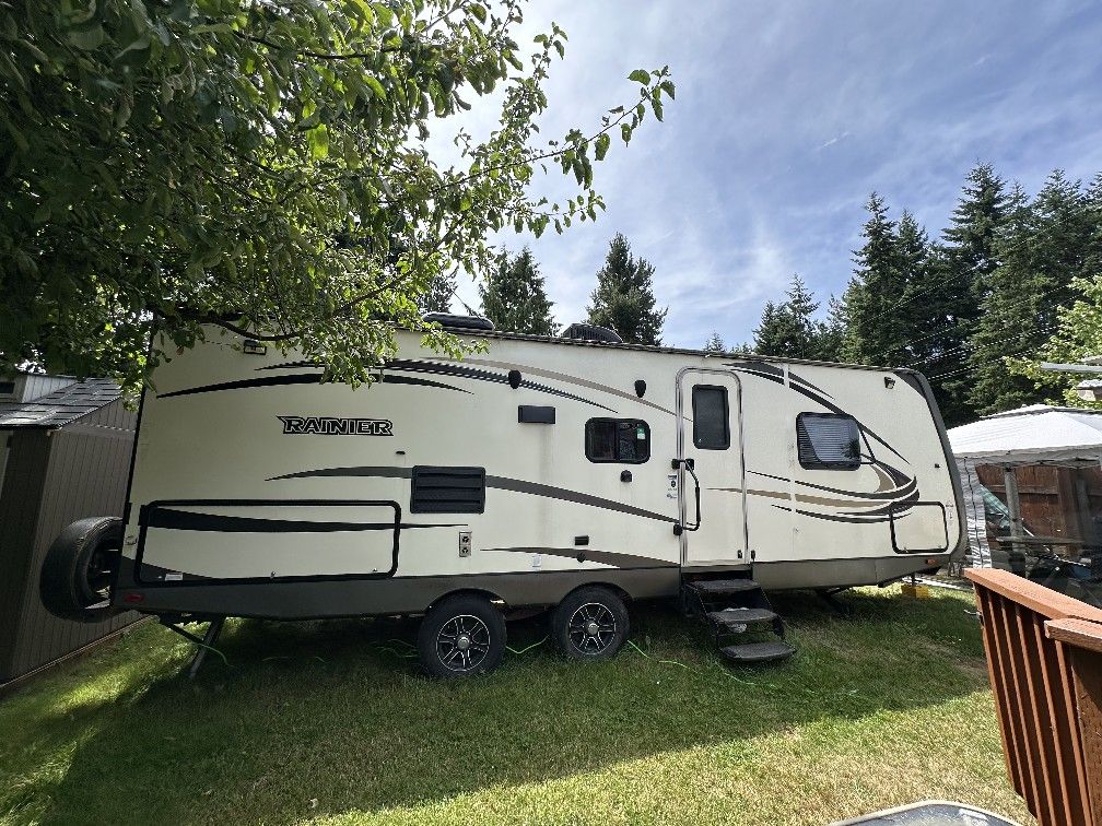 2016 FORESTER RIVER RAINIER 30ft
