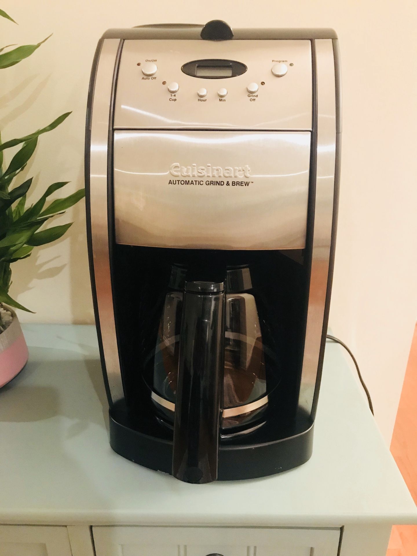 Cuisinart programmable coffee maker with grinder