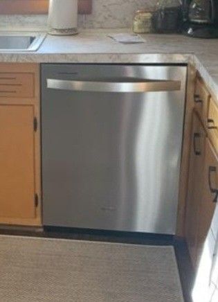 Dishwasher Whirlpool Stainless Steel With 3rd Rack & Top Controls with warranty **BRAND NEW