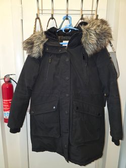 Black Winter Parka (Size Small) – Faux Fur Hood, Super Warm