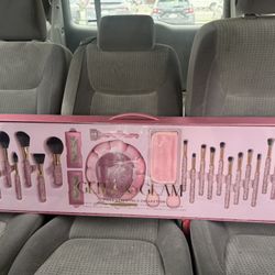 GLITZ & GLAM MAKEUP SET BRUSHES 
