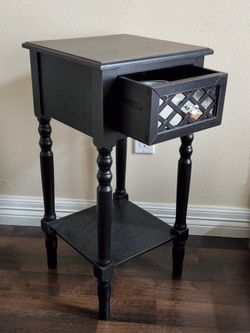 Black Wood Table With Mirro Detail Drawer
