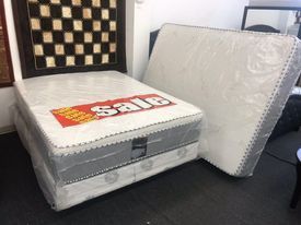 Queen mattress with boxspring