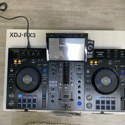 Pioneer XDJ-RX3 Digital DJ Controller *Original Box & Manual