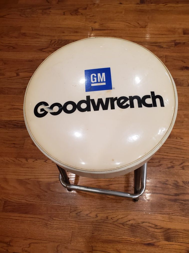 GM GOODWRENCH SHOP STOOL