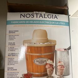 Nostalgia 4qt Ice cream maker
