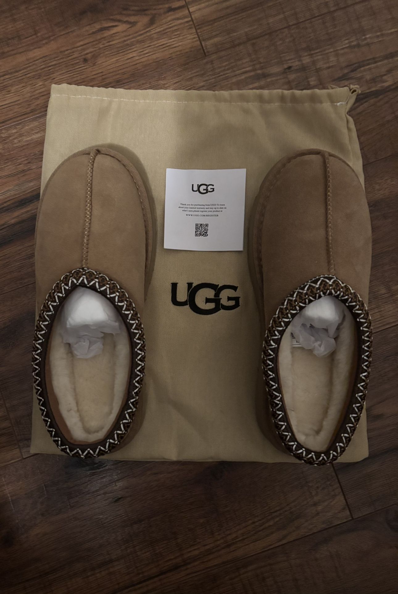 Brand New Women’s Ugg Tasman Slippers in Chestnut Size 9