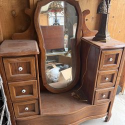 Vintage Vanity With Swivel Mirror 