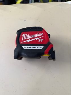 Milwaukee 25ft Magnetic Tape Measure