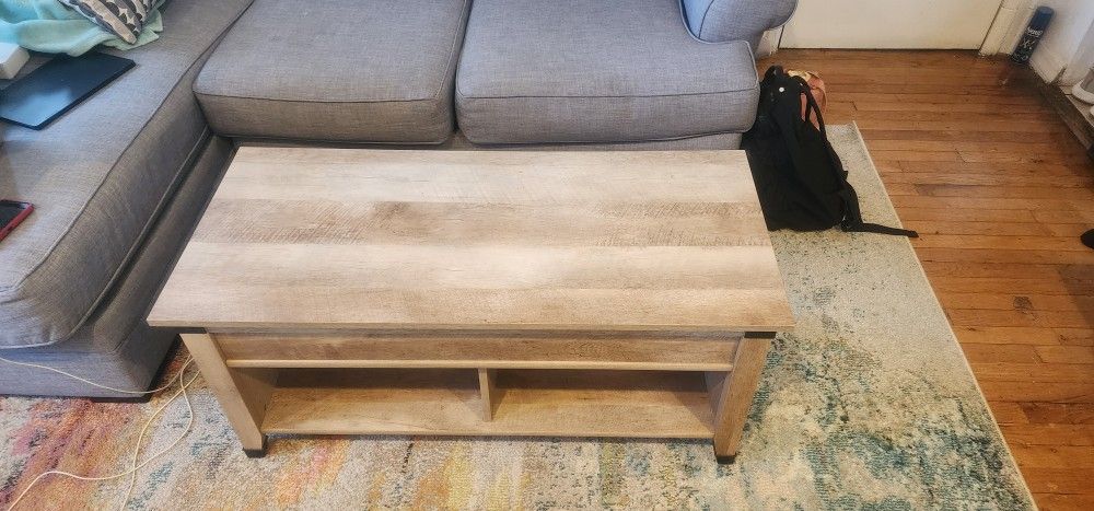 Coffee Table with Liftable Top