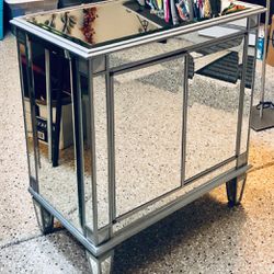 BOMBAY Mirrored Cabinet With Storage! 28x16×30"