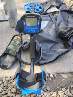 PalliPartners Metal Detector with Headphones