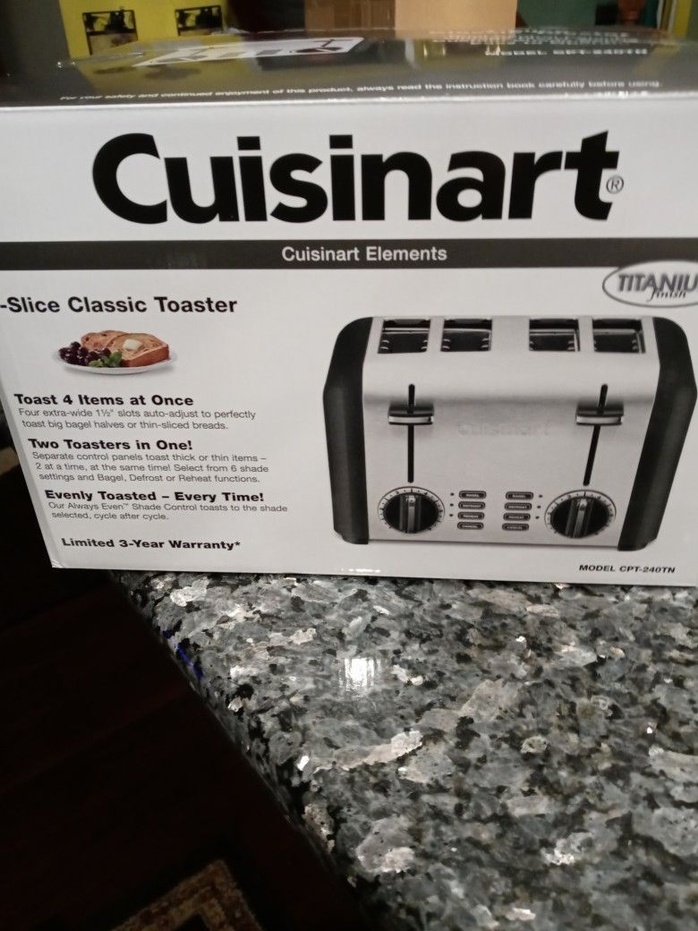 CUISINART 4 SLICE TOASTER