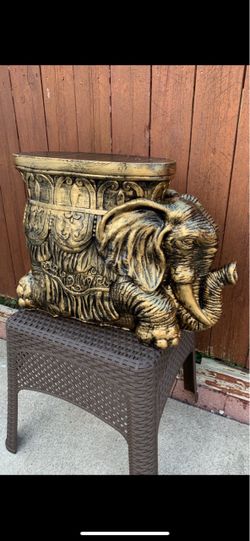 Gold Elephant Decorative pedestal