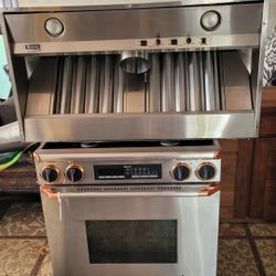 Dacor Dual Fuel Professional Range With Gold Accents 