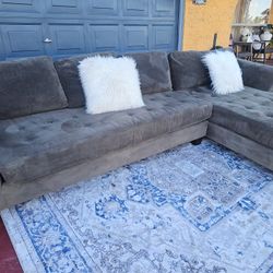 Beautiful Living Room Couch With Lounge Totally Deep Clean And Good Condition No Stains No Smell