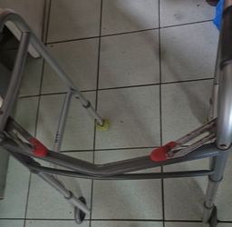 folding walker (mobility aid)